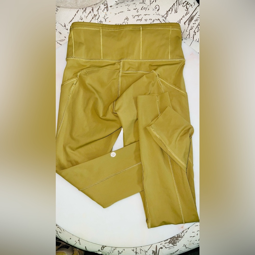 Lululemon fast and free style size 4